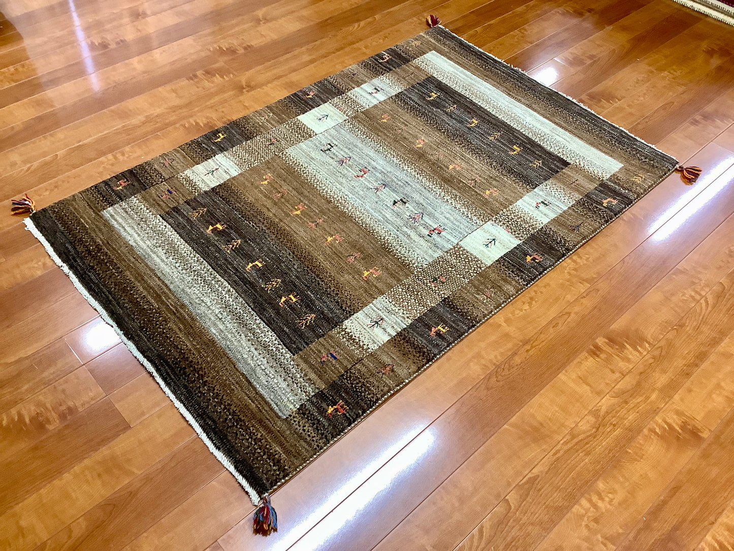 【オンライン限定】カシュクリ 155cm x 102cm RJ3103