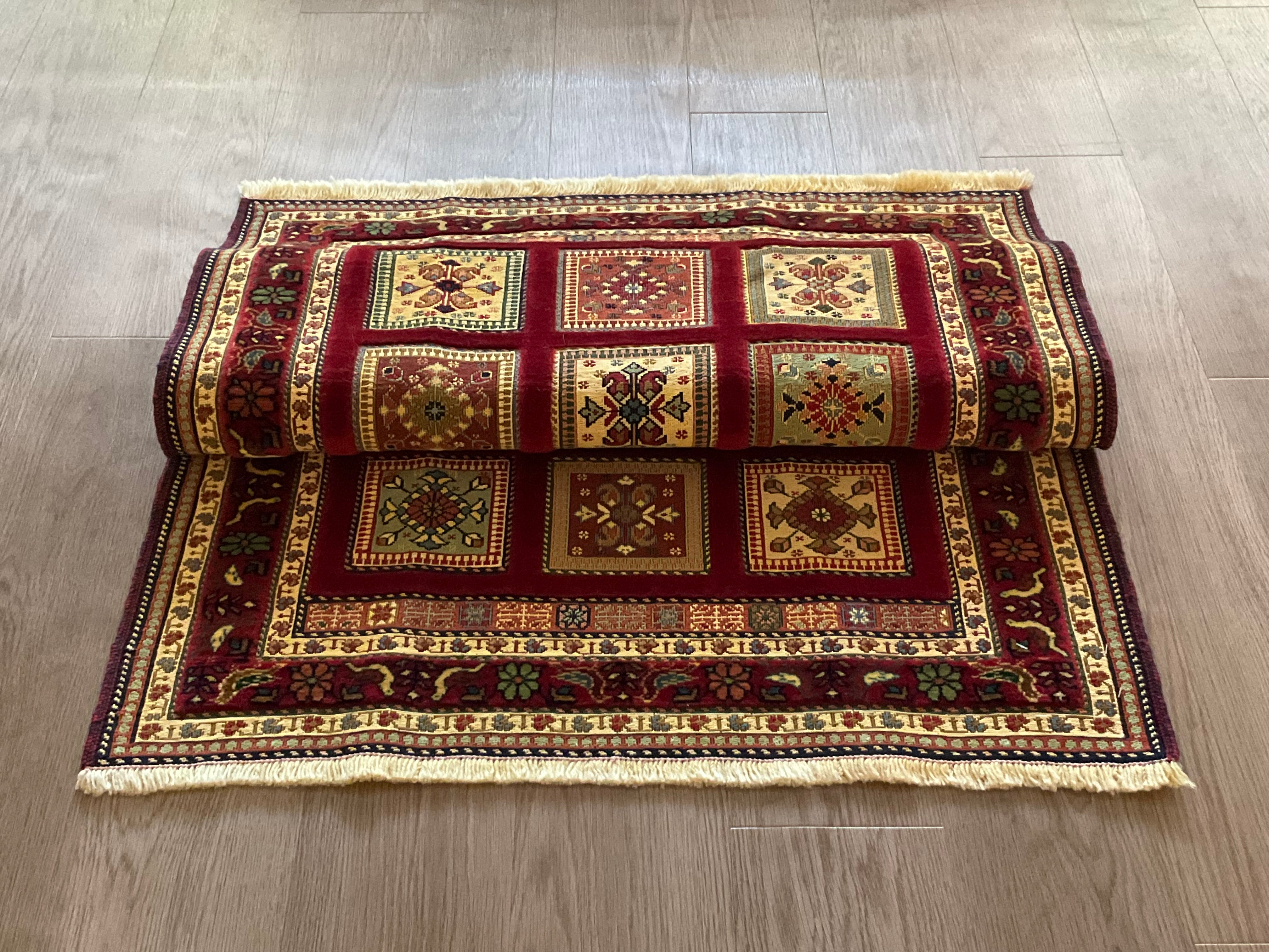 シールジャンキリム 132cm x 80cm NT10939 – ペルシャ絨毯専門店 